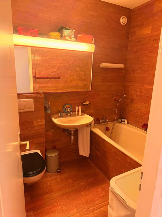 Spacious 5.5-room apartment with balcony in Genève – Route de Frontenex 3