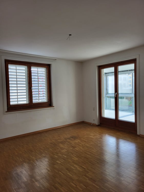 Helle, zentral gelegene 3 1/2 Zimmer Wohnung in Thalwil 2