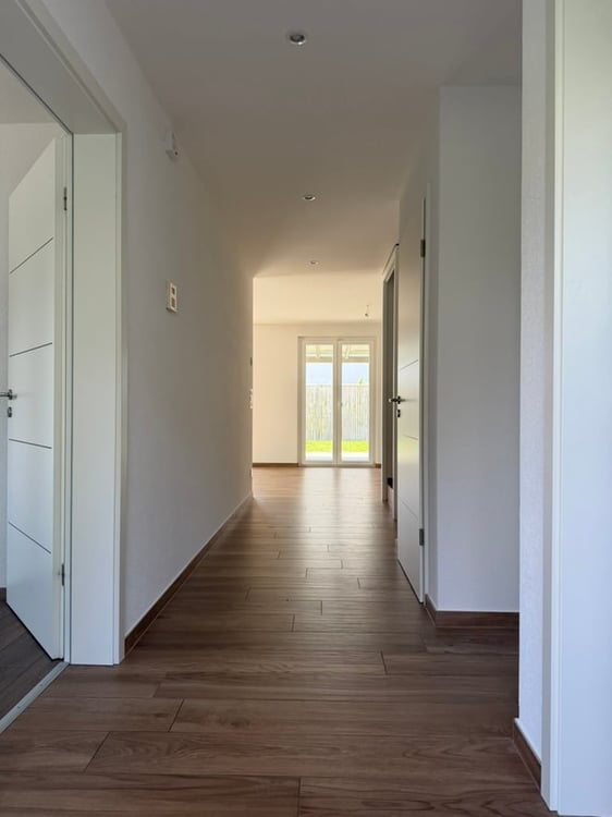 Grosszügiges 6.5-Zimmer-Doppelhaus mit zwei Küchen in Ehrendingen – ideal für Familien! 2