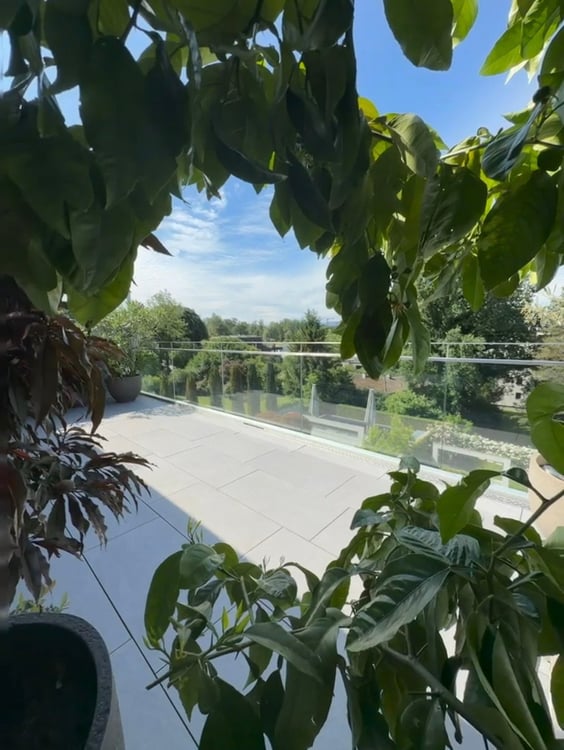 Stunning 4.5-Room Attic Apartment with Panoramic Views in Zollikon 4