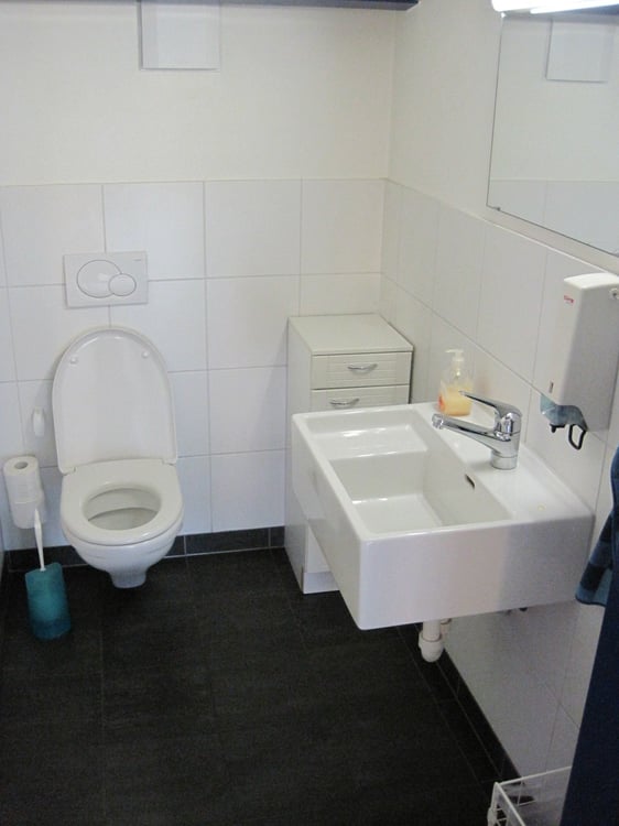 Helles Büro / Praxis / Therapieraum an zentraler Lage in Mönchaltorf 11