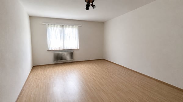 3-Zimmer-Wohnung mit Balkon und Garage-Einzelbox in Wallisellen 4