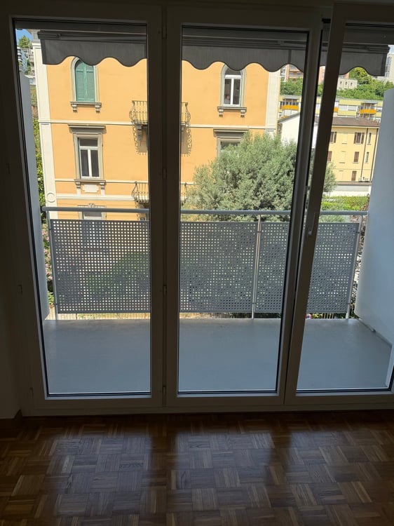 Appartamento 1.5 locali con balcone a Lugano – Disponibile subito 2