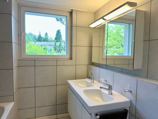 Stilvolle 3.5-Zimmer-Gartenwohnung an ruhiger Lage in Zollikerberg 8