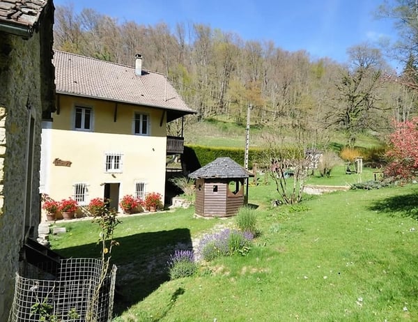 Domaine équestre avec gite insolite sur grand terrain 2