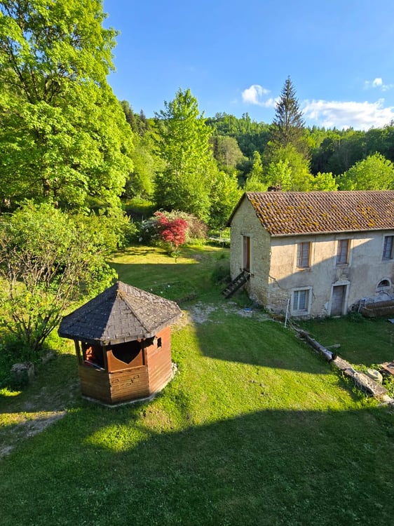 Domaine équestre avec gite insolite sur grand terrain 1