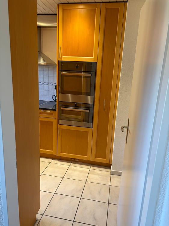Helle 4.5-Zimmer-Wohnung im Eigentumsstandard mit Balkon und Bastelraum 3