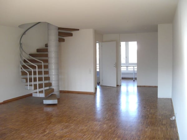 Gemütliche 4.5-Zimmer-Maisonette-Wohnung in Biel-Benken 3