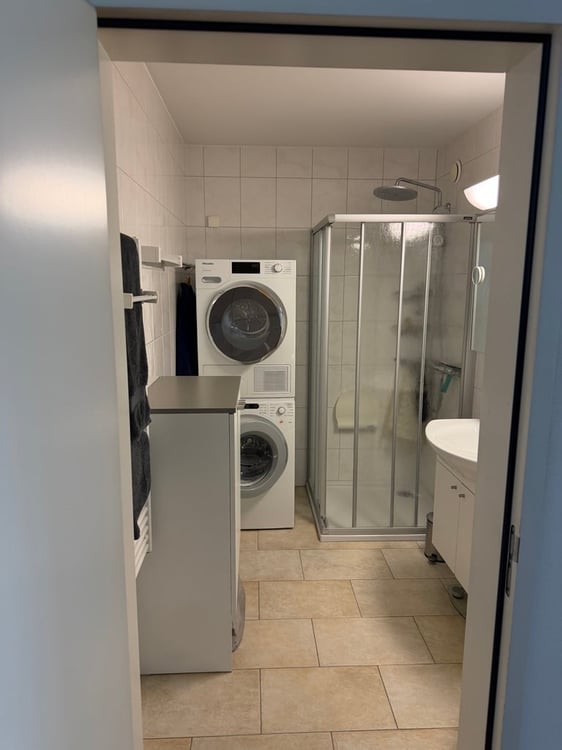 Lichtdurchflutete 3½-Zimmer-Eigentumswohnung mit Panoramabalkon 5