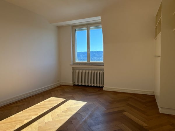 5-Zimmer-Bijou am Zürichberg mit Einzelgarage, 2 Balkonen und wunderbarer Sicht über die Stadt 25