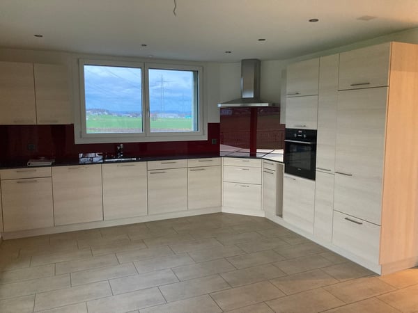 Helle 4.5-Zimmer-Wohnung mit Balkon und schöner Aussicht in Oberrüti 4