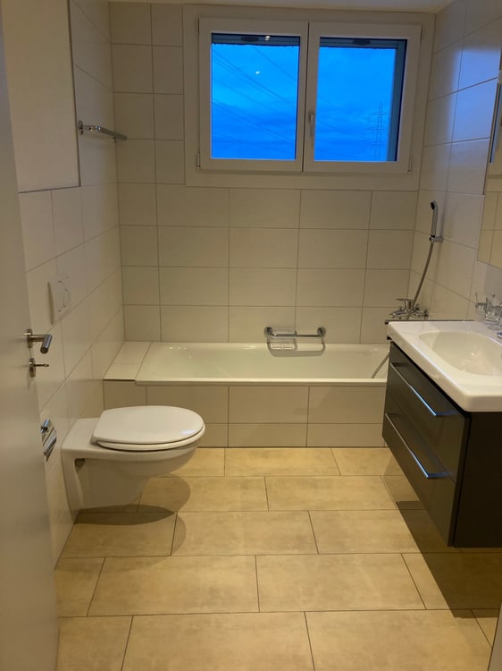 Helle 4.5-Zimmer-Wohnung mit Balkon und schöner Aussicht in Oberrüti 7