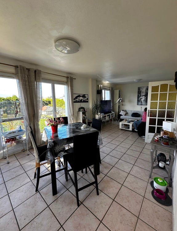 Maison mitoyenne spacieuse avec piscine et grand jardin à Douvaine 4