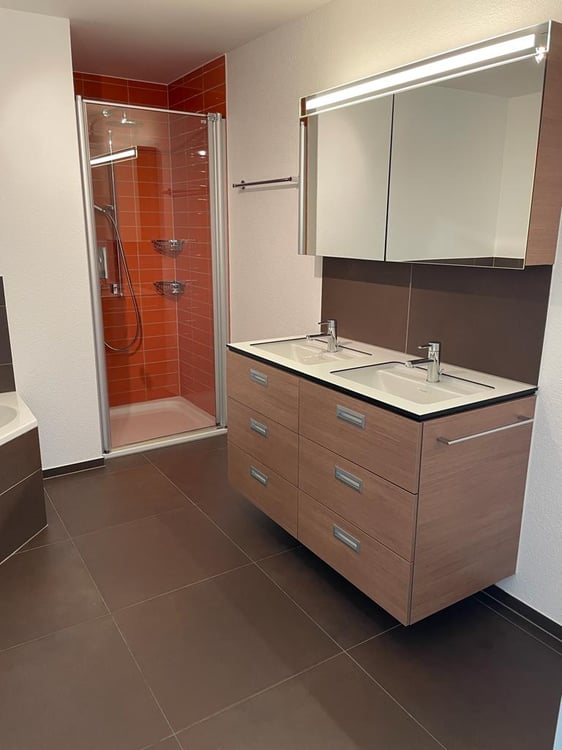 Helle 5.5-Zimmer-Wohnung mit Balkon im 2. OG in Visp 3
