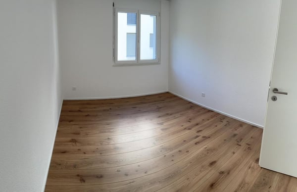 Helle 5.5-Zimmer-Wohnung mit Balkon im 2. OG in Visp 4