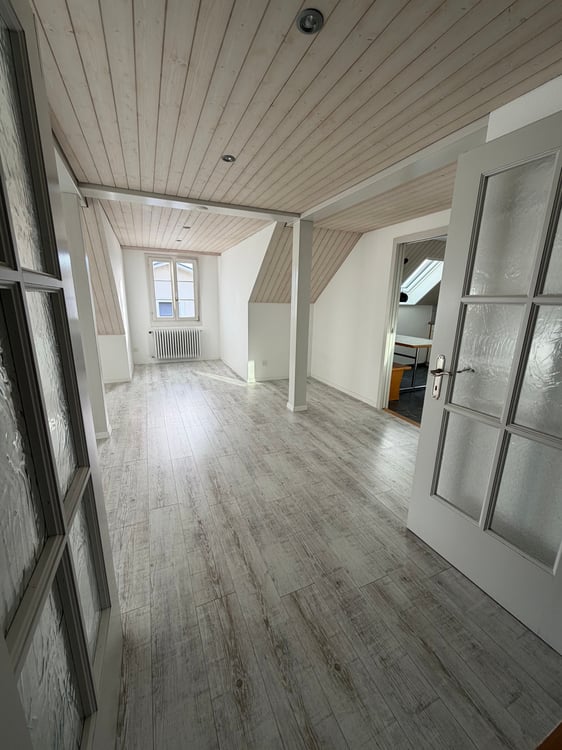5,5 Zi. Dachwohnung in Steinen 3