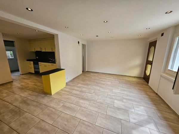Gemütliche 2.-Zimmer-Wohnung mit befestigtem Sitzplatz in Altendorf 3