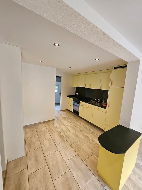 Gemütliche 2.-Zimmer-Wohnung mit befestigtem Sitzplatz in Altendorf 2
