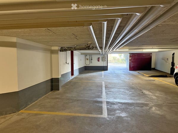 Einstellhallenplatz in Zürich-Höngg – Segantinistrasse ZU VERMIETEN 2
