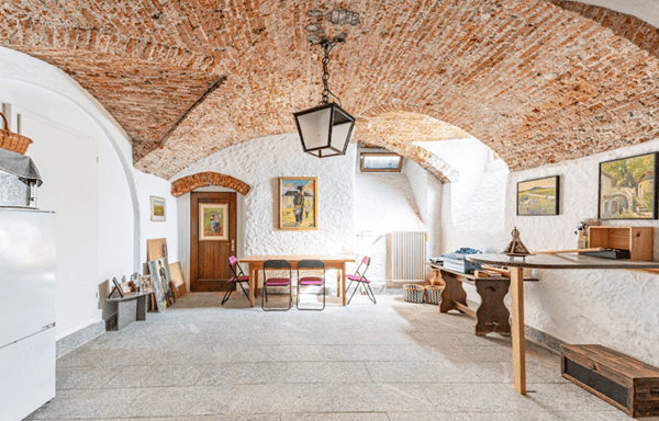 Charmante Dachwohnung in historischer Villa – Brissago, Tessin 9