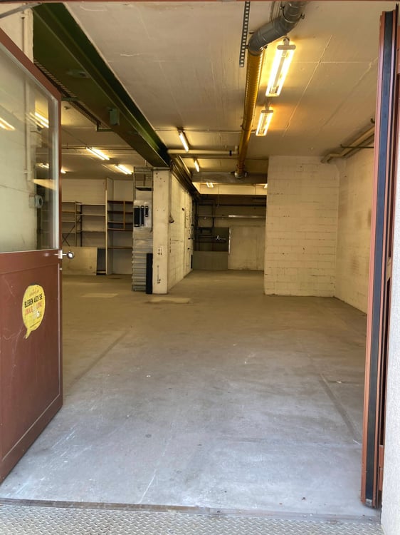 Gewerbeflächen für Kleingewerbe mit Büro & Laden / Atelier im Zentrum von Dielsdorf 2
