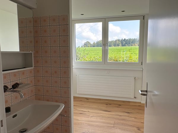 Spacious House in Prime Location with Panoramic Views 27