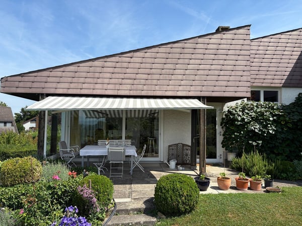 Spacious House in Prime Location with Panoramic Views 8
