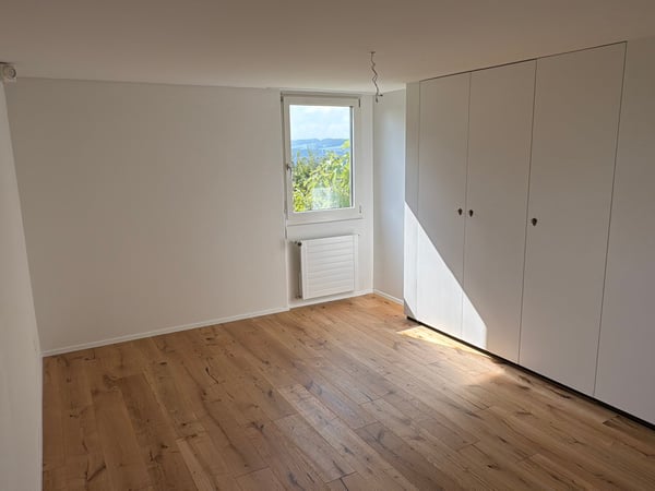 Spacious House in Prime Location with Panoramic Views 25