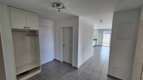 Attraktive 4.5-Zimmer-Eigentumswohnung mit zwei teilverglasten Balkonen in Gutenswil 2