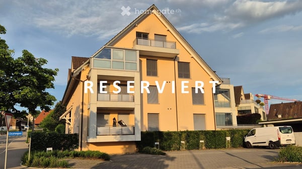 Attraktive 4.5-Zimmer-Eigentumswohnung mit zwei teilverglasten Balkonen in Gutenswil