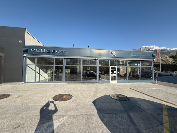 Local commercial moderne à louer à Sion 5