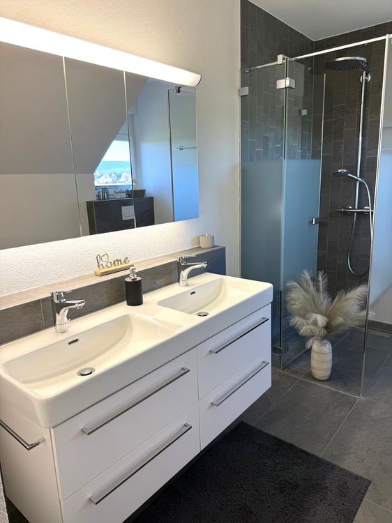 Exklusive 6.5-Zimmer-Dachwohnung mit Galerie & Panoramablick (223 m²) 11