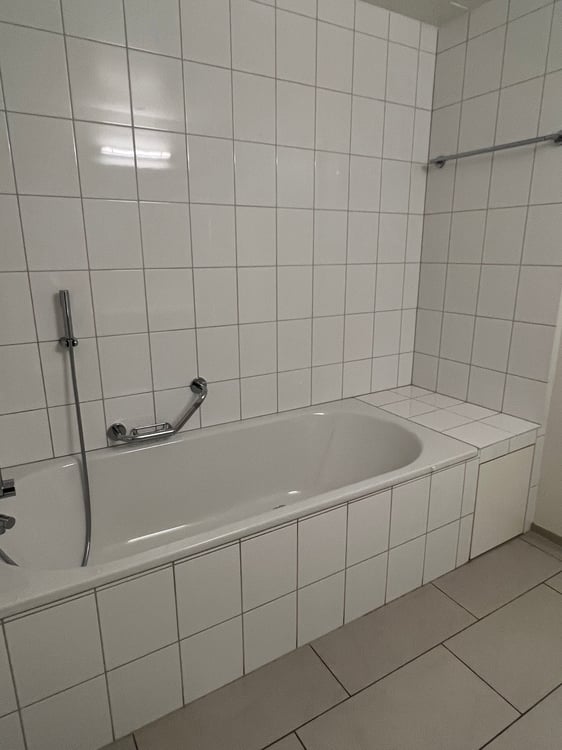 Moderne 4.5 Zimmer Wohnung an ruhiger Lage mit Balkon 10