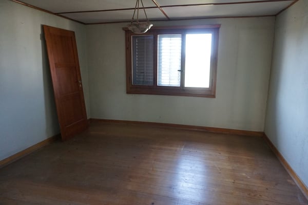 Chalet mit Entwicklungspotenzial an bevorzugter ruhiger Lage 8