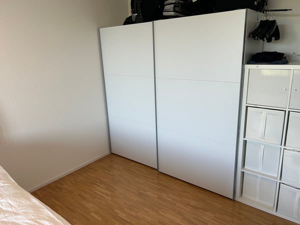 Moderne 2.5-Zimmer-Wohnung mit Balkon und toller Aussicht in Glattbrugg 3