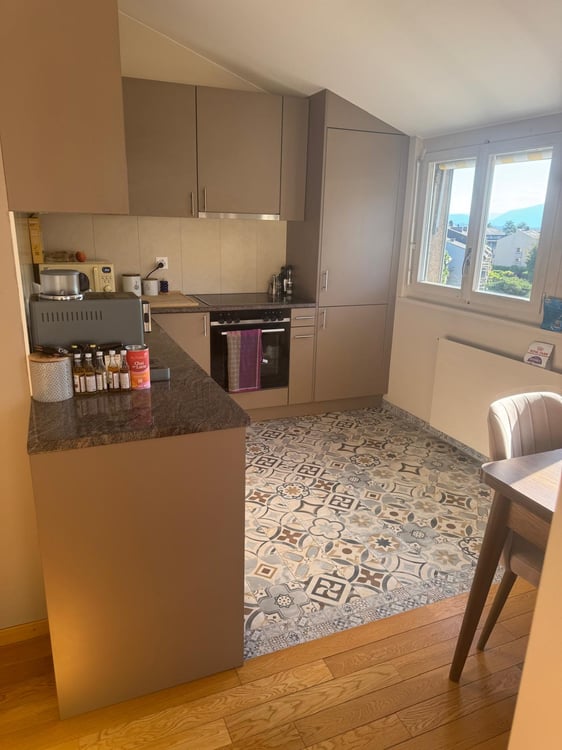 Charmant appartement de 4 pièces avec balcon à Cologny 3