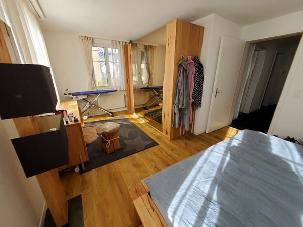 4.5-Zimmer-Eckhaus mit Garten, Wohnküche und Cheminée in Mitlödi 18