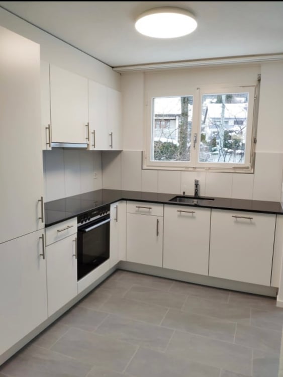 Helle 4.5-Zimmer-Wohnung mit Balkon und Garage in Winterthur 2