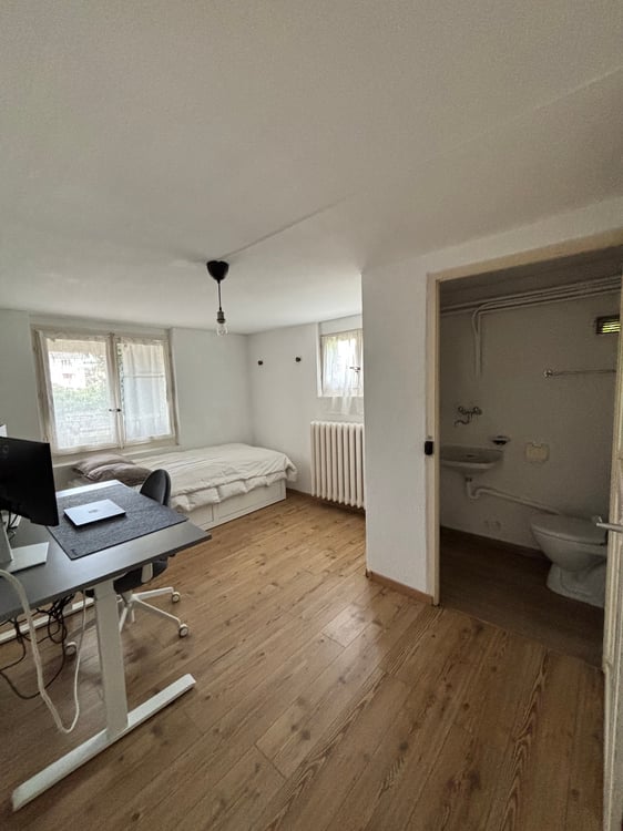 Duplex 6 pièces 130 m² – Jardin, balcon, école en face – CHF 2'500/mois CC 20
