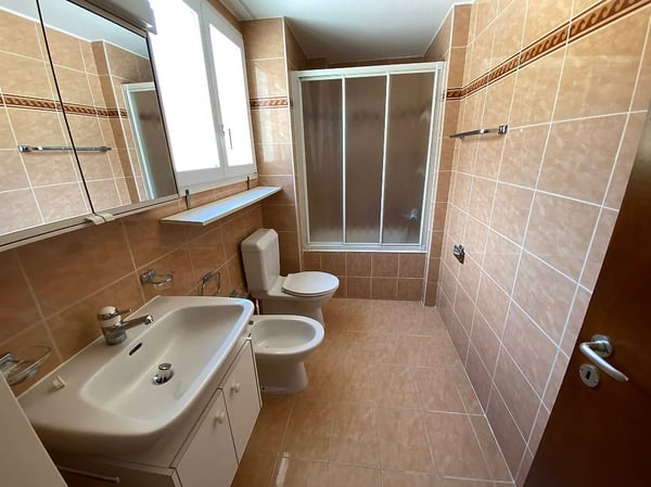 Accogliente appartamento di 2.5 locali con balcone e vista a Pura 4