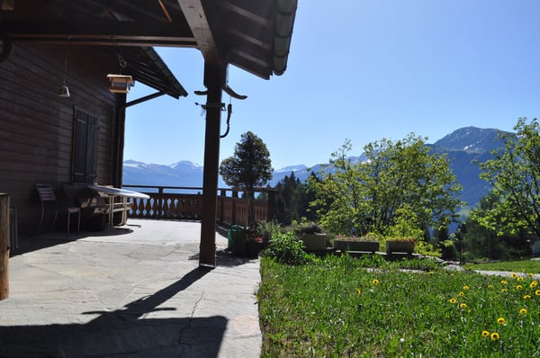 Charmantes Chalet in Brambrüesch – Traumhafter Bergblick und idyllische Ruhe 2