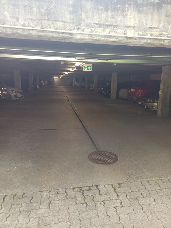 Tiefgaragenplatz zur Miete in Dübendorf – Täschenstrasse 3
