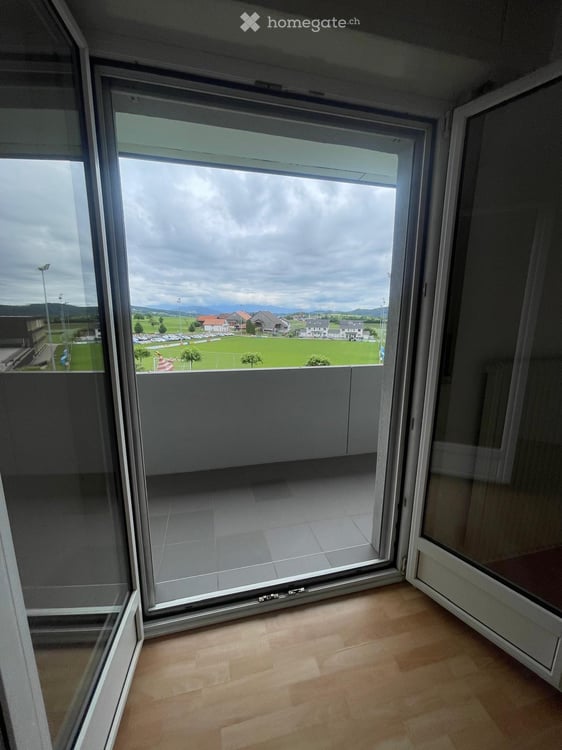 Superbe appartement de 3.5 pièces au coeur du village Ursy avec vue sur la campagne 9
