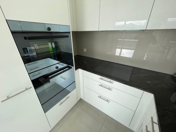 EXKLUSIVE 3.5-ZIMMER-ATTIKA-WOHNUNG MIT 360° PANORAMASICHT UND GROSSZÜGIGER SONNENTERRASSE 11