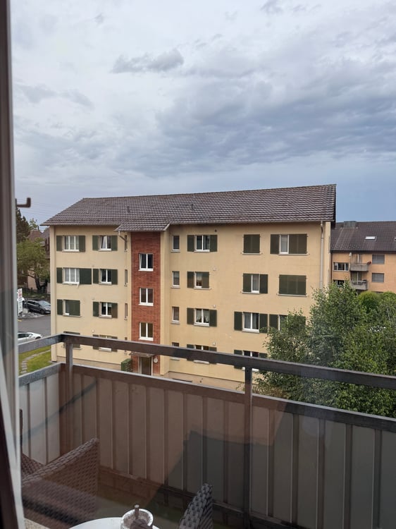 Helle, möbilierte 3-Zimmer-Wohnung im 3. Obergeschoss in Dübendorf Untermieter gesucht 3