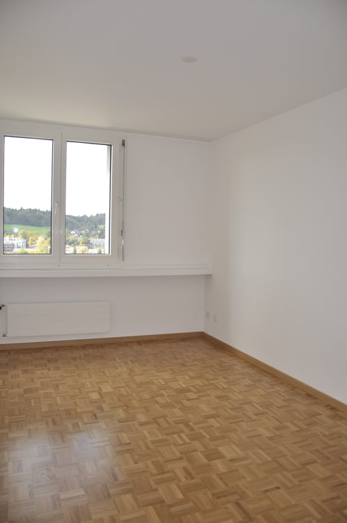 Helle 4-Zimmer-Wohnung mit Balkon und Einstellplatz auch für Elektrofahrzeuge in Aarau 2