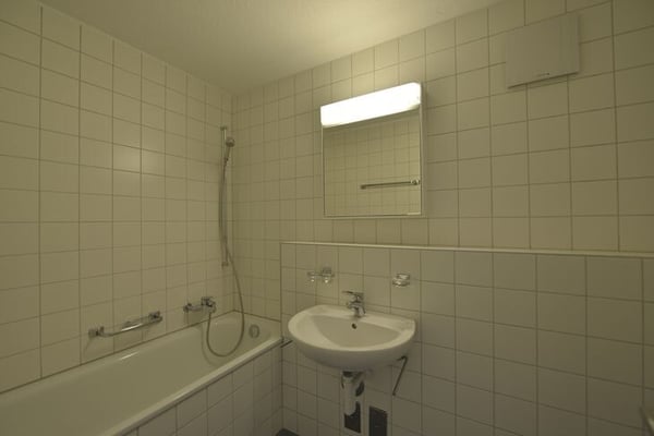 Helle 4-Zimmer-Wohnung mit Balkon und Einstellplatz auch für Elektrofahrzeuge in Aarau 4