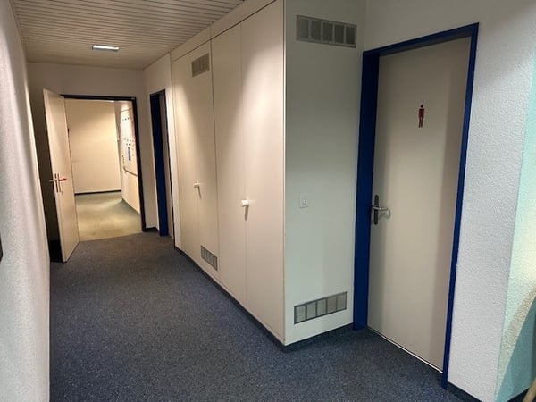 Lager, Büro, vielseitige Gewerbeflaeche und Parkplätze in Schlieren 5