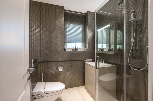 Rare Lakefront Penthouse in Lugano – Available to Non-Swiss Buyers 12