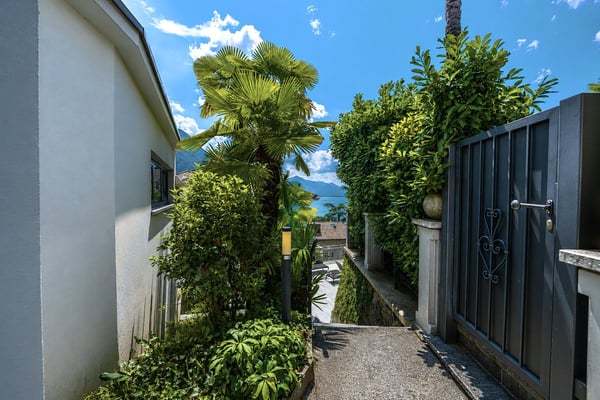 Rare Lakefront Penthouse in Lugano – Available to Non-Swiss Buyers 16